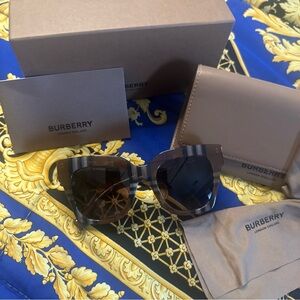 Burberry Kitty B4364 Brown Plaid Oversized Square Sunglasses NWOT